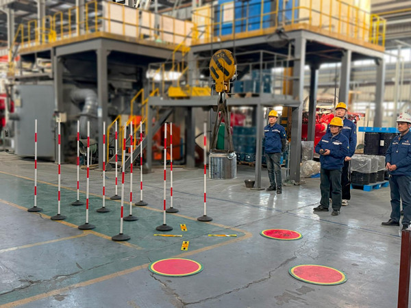 起重装卸机械操作工（桥式起重机司机）实操考核现场_副本.jpg